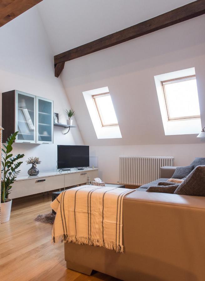 Comfy Loft On Hlavna Apartment Kosice Bagian luar foto